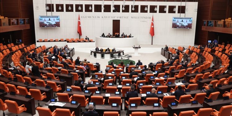 OSB ve enerji alanına yönelik düzenlemeler içeren kanun teklifi, TBMM Genel Kurulunda kabul edildi