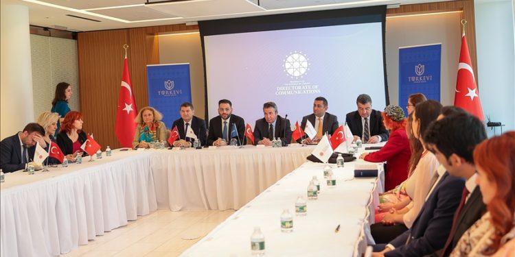 Cumhurbaşkanlığı İletişim Başkanlığı heyeti, Türkevi’nde yabancı basınla bir araya geldi