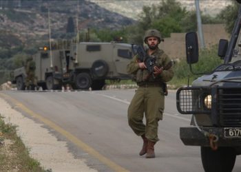 İsrail'de onlarca asker komutanlarının görevden alınmasına tepki göstererek üslerini terk etti