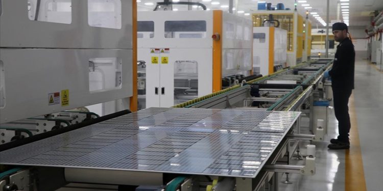 Manisa’da üretilen güneş panelleri ABD pazarına açılıyor