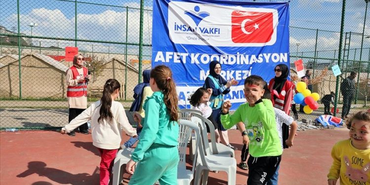 Kahramanmaraş'ta üç vakıf depremzede çocuklara yönelik etkinlik düzenledi
