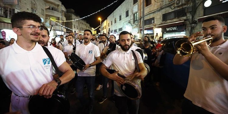 Doğu Kudüs’ün Eski Şehir bölgesinde bayram hazırlıkları fasıl eğlencesiyle başladı