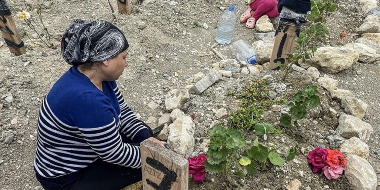 Marmara Depremi'nde doğan oğlunu, "asrın felaketinde" kaybetti