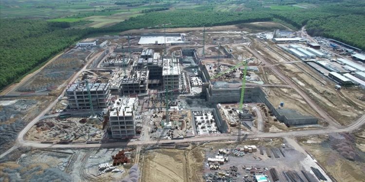 Sakarya Şehir Hastanesi yükseliyor