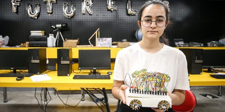 Bursalı lise öğrencisi elektrikli araçların menzilini artırmayı hedefleyen proje geliştirdi