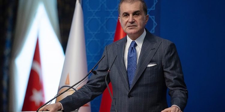 AK Parti Sözcüsü Çelik: Cumhurbaşkanı'mızı nefret diliyle hedef alanları kınıyoruz