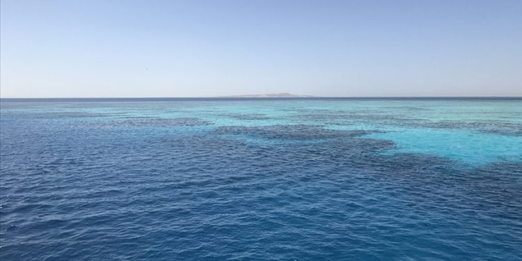 Kızıldeniz’deki petrol tankerinin kurtarılması için 32 milyon dolara daha ihtiyaç var