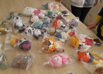 Muğla'da el emeğiyle hazırlanan oyuncaklar depremzede çocukların yüzünü güldürecek