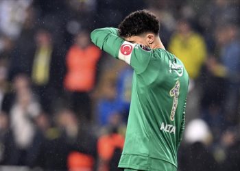 Fenerbahçe'de Altay Bayındır, sakatlığı nedeniyle MKE Ankaragücü maçında oynayamayacak