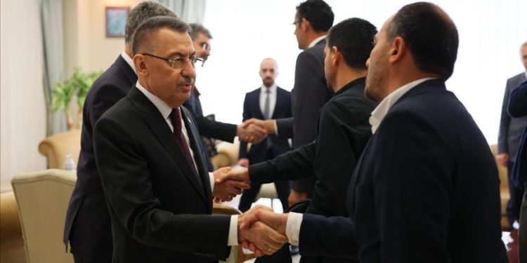 Cumhurbaşkanı Yardımcısı Oktay, KKTC’de “Şampiyon Melekler”in aileleriyle görüştü