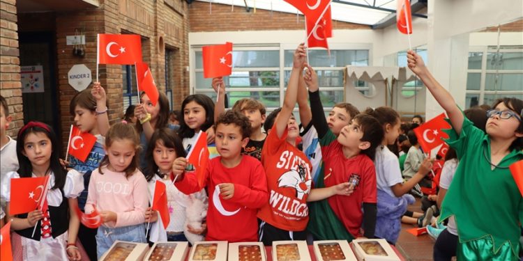 Türkiye Maarif Vakfından Kolombiya'da 23 Nisan Ulusal Egemenlik ve Çocuk Bayramı kutlaması