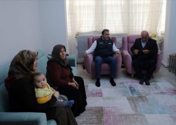Deprem konutlarında yaşayan Samsatlılar, afetzedeleri konuk ediyor