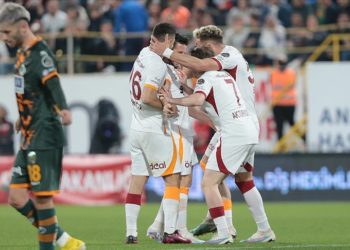 Lider Galatasaray, Alanya deplasmanında 4 golle kazandı