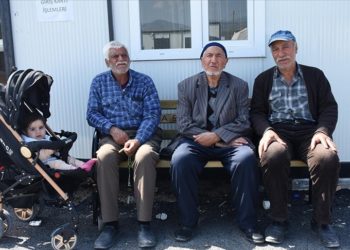 Konteyner kentin çınarları bayramda torunlarını bekliyor