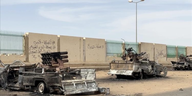 DSÖ, Sudan'daki çatışmalarda can kaybı sayısının 300'e yükseldiğini açıkladı