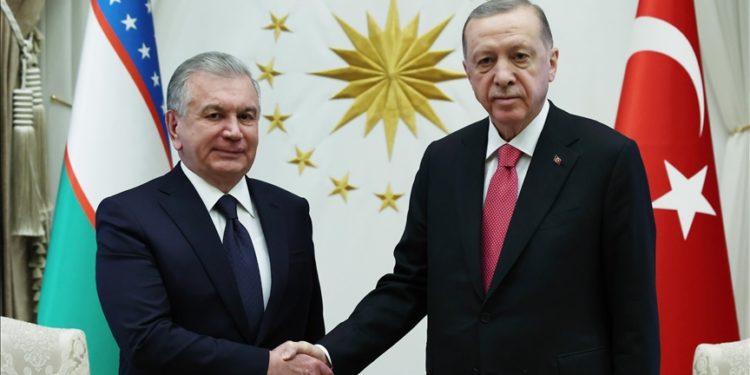 Cumhurbaşkanı Erdoğan, Özbekistan Cumhurbaşkanı Mirziyoyev ile telefonda görüştü