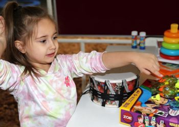 Otizmli Gökçe özel sınıfta depremin etkisinden uzaklaşmaya çalışıyor