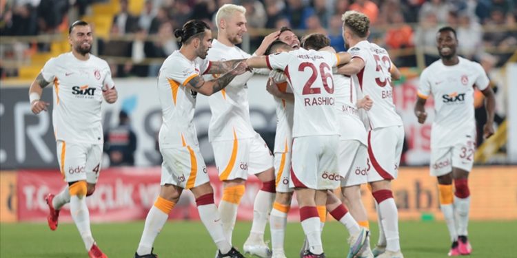 Galatasaray’ın golcüleri durdurulamıyor, savunması geçit vermiyor