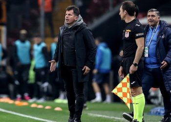 PFDK, Medipol Başakşehir Teknik Direktörü Emre Belözoğlu'na 4 maç ceza verdi