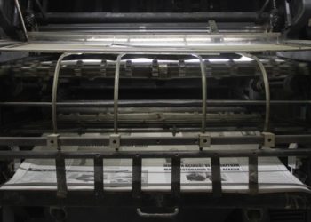 Depremlerde muhabirini, ofisini ve matbaasını kaybeden yerel gazete yeniden baskıda