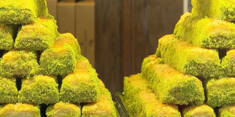 Baklavacılarda bayram telaşı başladı