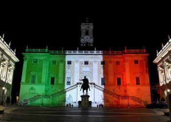 İtalya’da hükümet, artan düzensiz göç akınlarını yönetebilmek için OHAL ilan etti
