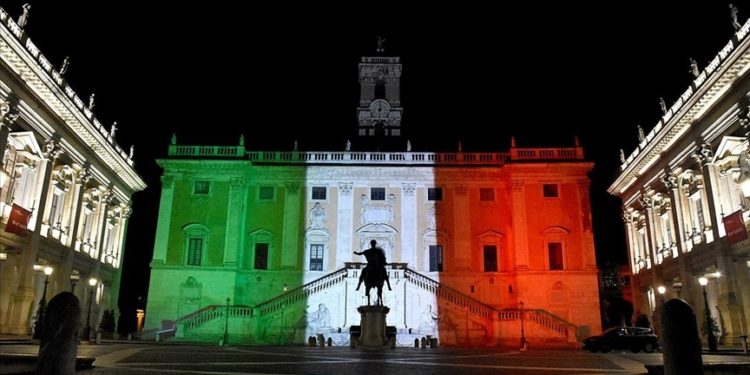İtalya’da hükümet, artan düzensiz göç akınlarını yönetebilmek için OHAL ilan etti