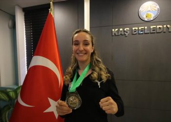 Muay Thai Dünya Şampiyonu Doğan, Türk bayrağını dalgalandırdığı için gururlu