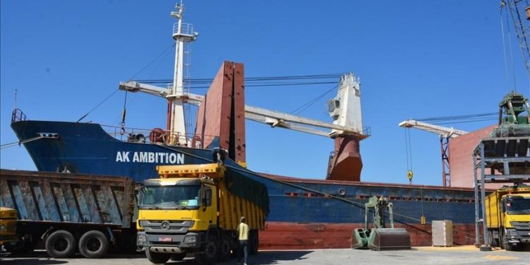 AB'den Ukrayna'dan tahılı ithalatını yasaklayan Polonya ve Macaristan'a tepki