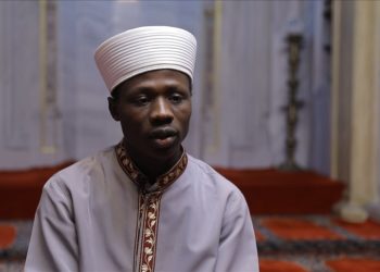 Ganalı Mananyi, İstanbul’da bir ay teravih namazı kıldırdı