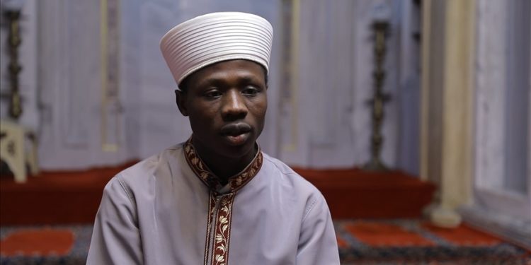 Ganalı Mananyi, İstanbul’da bir ay teravih namazı kıldırdı