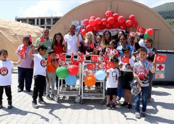 Hatay'da sahra hastanesinde tedavi gören çocuklara 23 Nisan etkinliği
