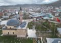 Akkoyunlu ailesi, ibadetlerini atalarının inşa ettiği 506 yıllık camide yapıyor