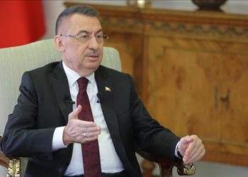 Milletimiz kimin boş laf ürettiğini kimin sorumluluk aldığını iyi biliyor