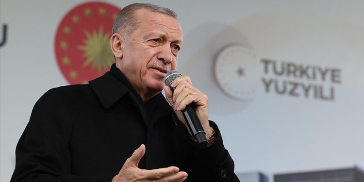 Bu ülkenin tüm insanlarının hayallerini kucaklayan yeni anayasayı beraberce yapalım