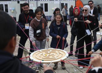 Kahramanmaraş’ta depremzede çocuklar için bilim şenliği düzenlendi