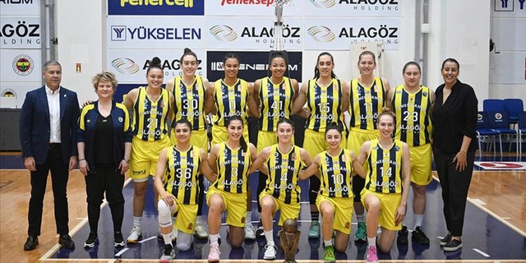 FIBA Kadınlar Avrupa Ligi şampiyonu Fenerbahçe, basınla buluştu
