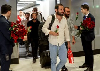 Sudan'dan tahliye edilen vatandaşlar Türkiye'ye döndü