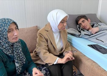 Depremde kolunu ve bacağını kaybeden Ömer'in "protez" hayali gerçekleşecek
