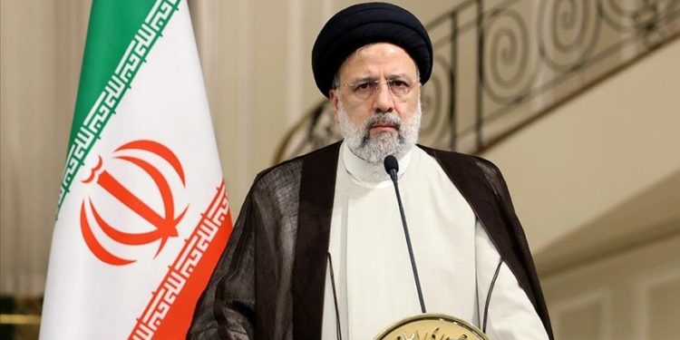 Başörtüsü meselesini kültürel bir yaklaşımla çözmeye çalışıyoruz