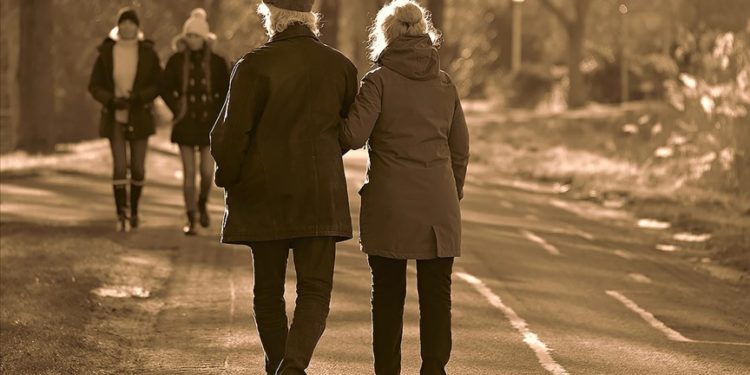 Parkinson hastalarına düzenli egzersiz önerisi