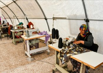İslahiyeli kadınlar, dikiş atölyesinde üretim yaparak deprem travmasından uzaklaşıyor