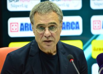 Alanyaspor'da teknik direktör Ersun Yanal ile yollar ayrıldı