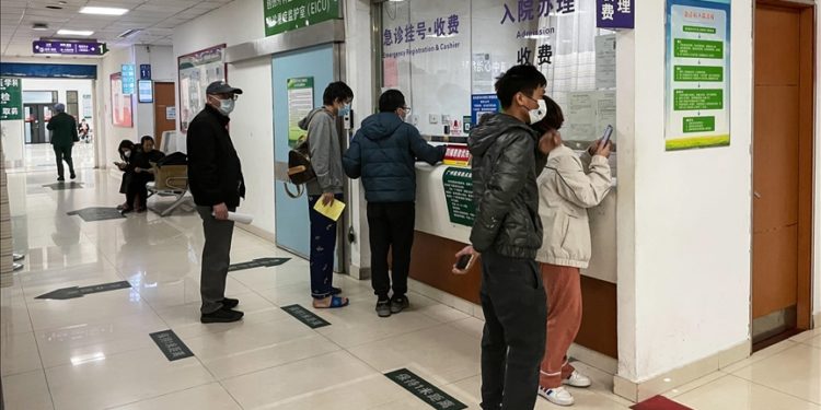 Çin, DSÖ'ye kuş gribinin A (H3N8) türünün bulaştığı bir kişinin öldüğünü bildirdi