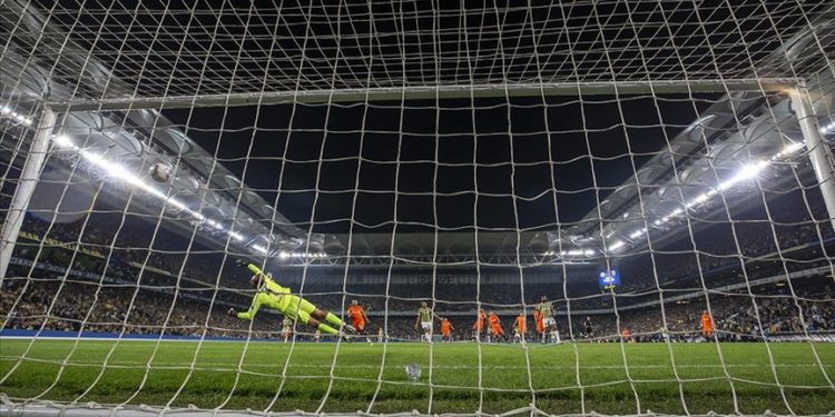 Fenerbahçe, yarın Medipol Başakşehir’e konuk olacak