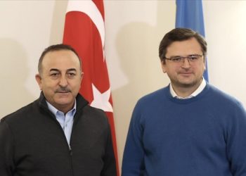 Çavuşoğlu, Ukraynalı mevkidaşı Kuleba ile telefonda görüştü