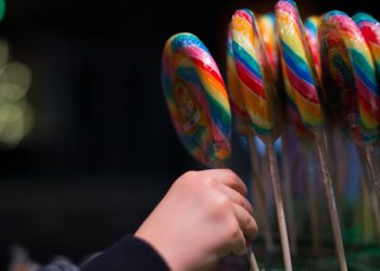 Çocuklukta aşırı şeker tüketimi yetişkinlikte depresyona davetiye çıkarıyor