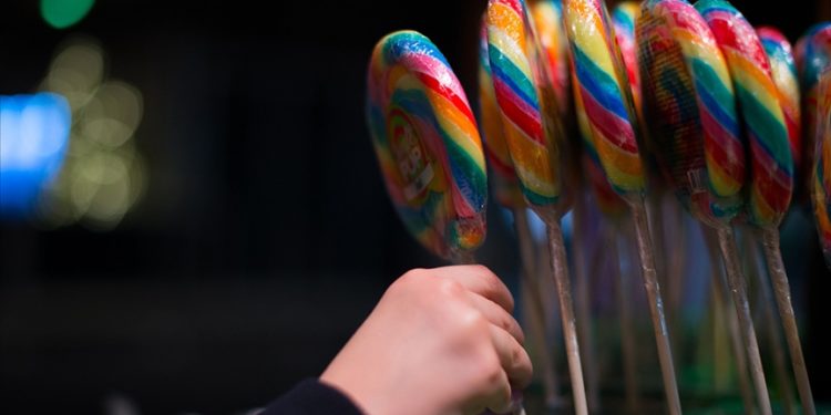 Çocuklukta aşırı şeker tüketimi yetişkinlikte depresyona davetiye çıkarıyor