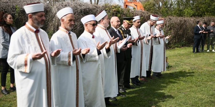 Viyana Merkez Mezarlığı’nda Galiçya şehitleri için Kur’an-ı Kerim okundu