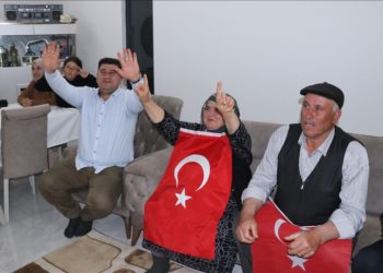 Avrupa şampiyonluğunu 12. kez kazanan Rıza Kayaalp'in ailesi duygularını anlattı